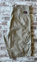 Short en coton Ripstop beige sable Dickies avec poche cargo latérale et patch de la marque, présenté à plat 