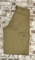 Short long vintage beige Dickies 13-Inch Multi-Pocket neuf avec pli central permanent et poche latérale, présenté à plat 