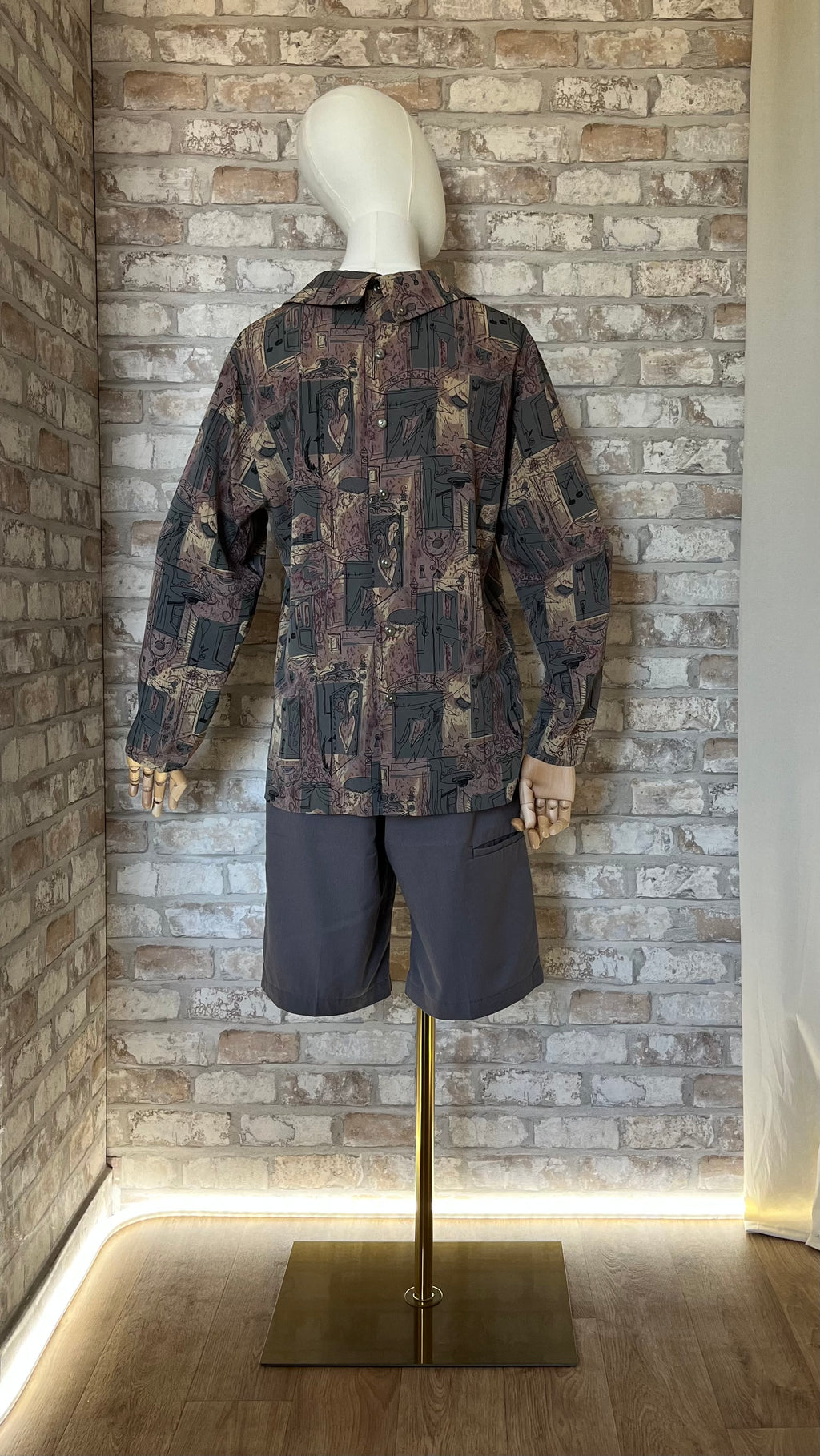 Blouse Artsy Vintage | Jade Glaze | Imprimé Surréaliste & Col Double | Japon / Bermuda Dickies / dos