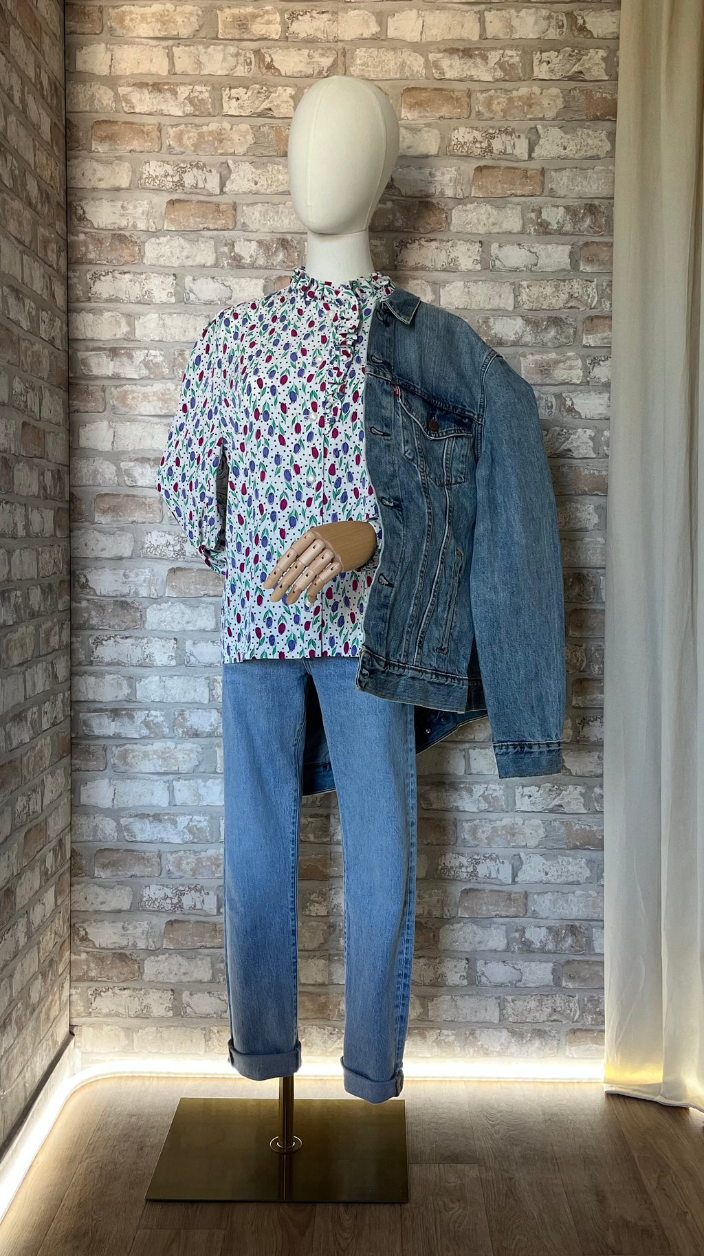 Blouse Vintage Tokyo Garden | Imprimé Floral Dark Liberty | Design Itokin | Japon / Foulard Girly Flower / Jeans Levis 501 Skinny / Veste en Jean Levis Trucker