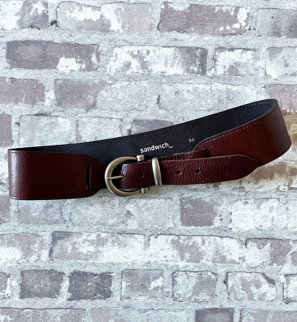 Ceinture Large Vintage en Cuir Marron | Sandwich | Coupe Asymétrique & Patine Naturelle