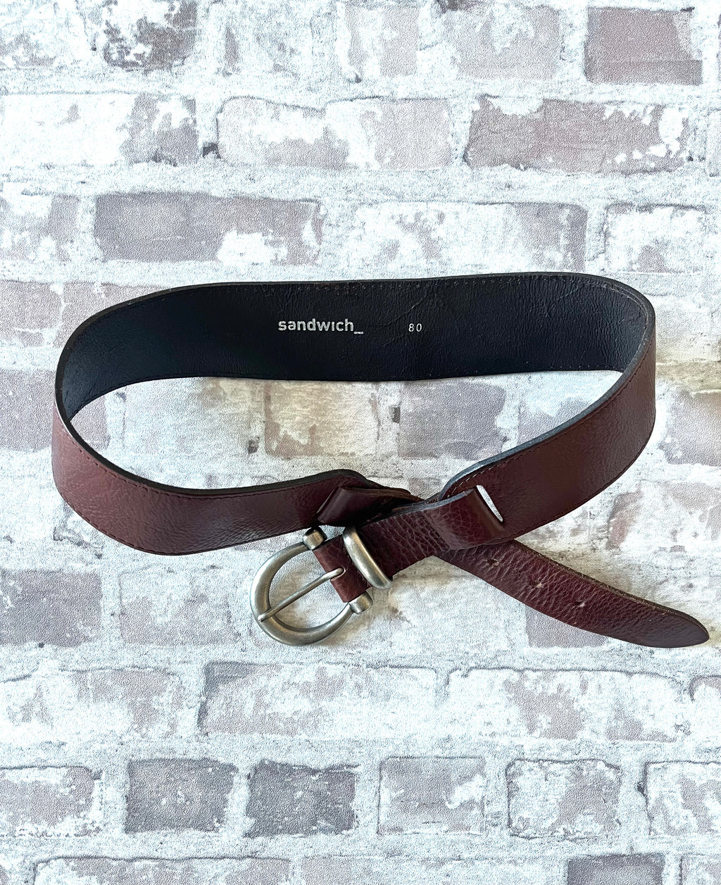 Ceinture Large Vintage en Cuir Marron | Sandwich | Coupe Asymétrique & Patine Naturelle