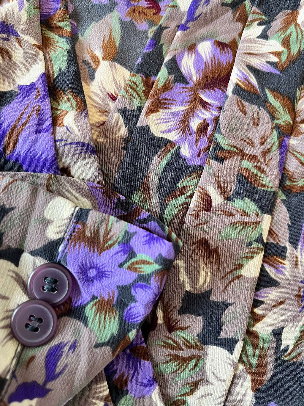 Chemise-Veste Vintage | Imprimé Floral Maximaliste Violet & Terre | Belle Ellensen | Japon / détails