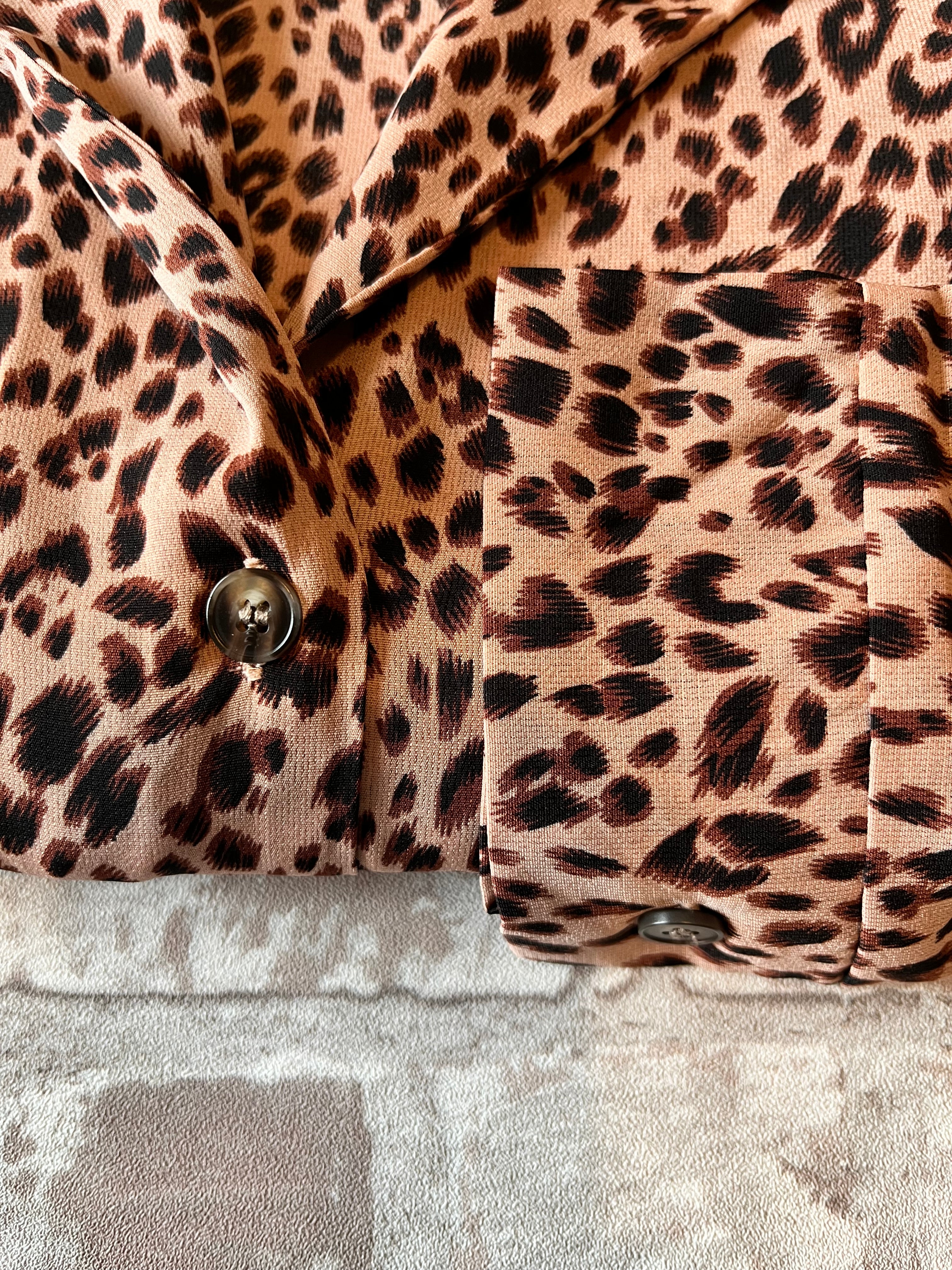 Chemise Fluide | Imprimé Léopard Dusty Pink Fauve | Style Vintage & Moderne | Ecowish / détails