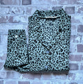 Chemise Fluide | Imprimé Léopard Vert d'Eau & Noir | Style Vintage & Moderne | Ecowish / plié