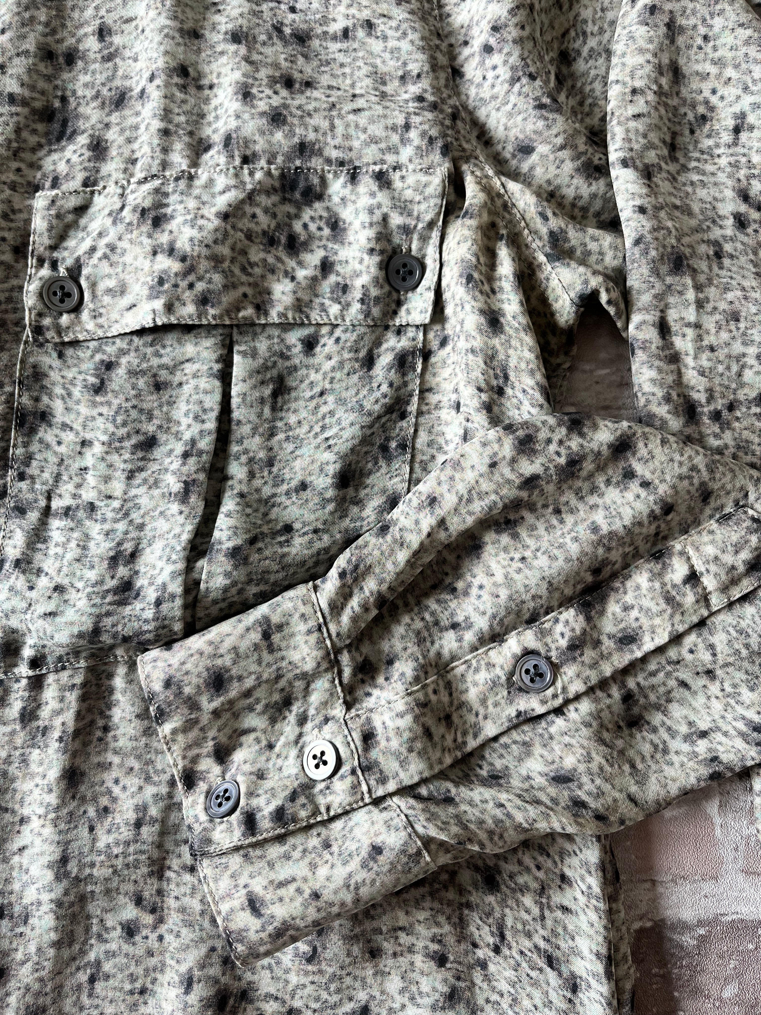 Chemise Militaire Chic | 100% Soie | Elisabeth And James by The Olsen Sisters / détails