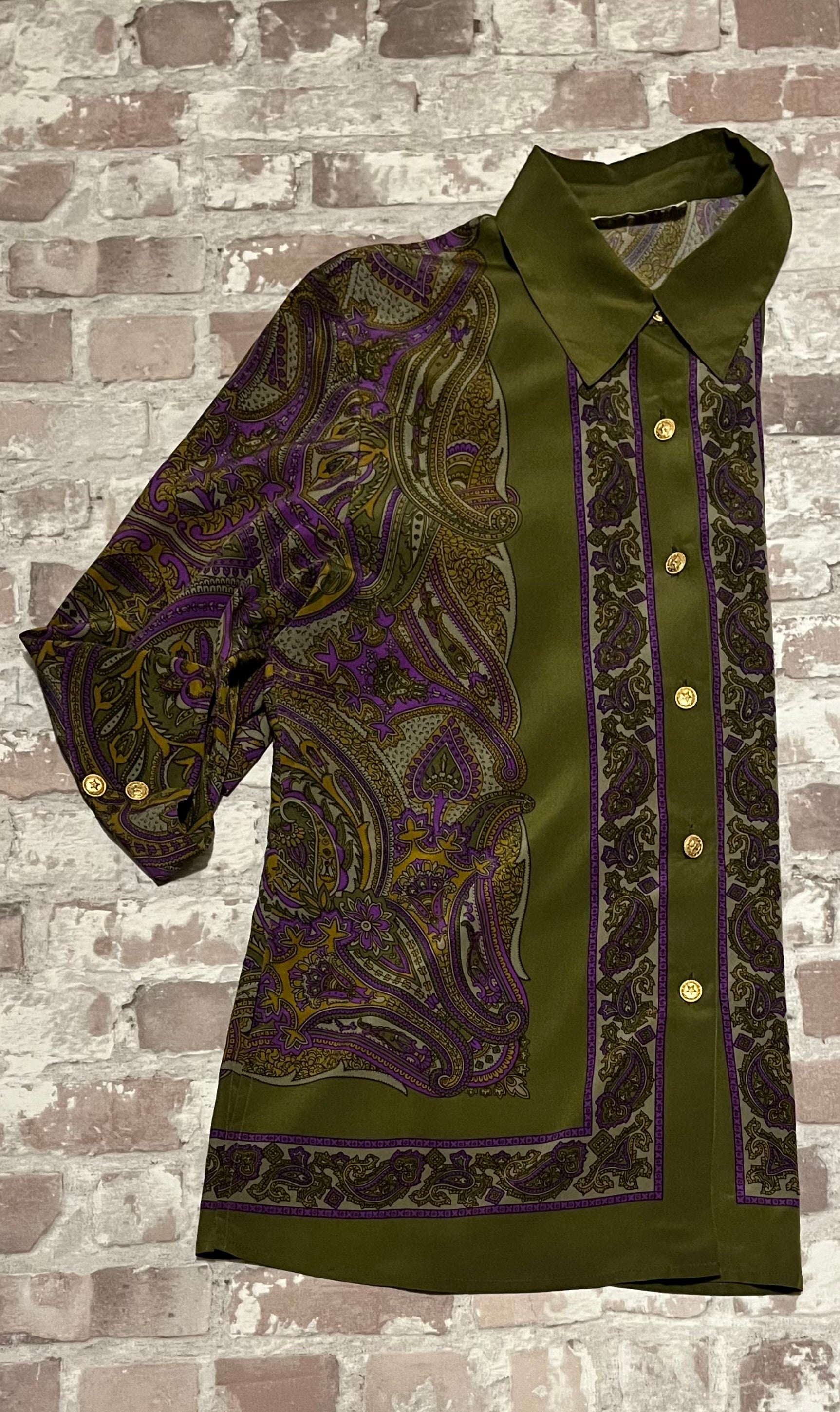 Chemise Vintage Fujiyama Paisley | Due Deux Firenze | Imprimé Foulard & Boutons Bijoux | Japon / plié à plat