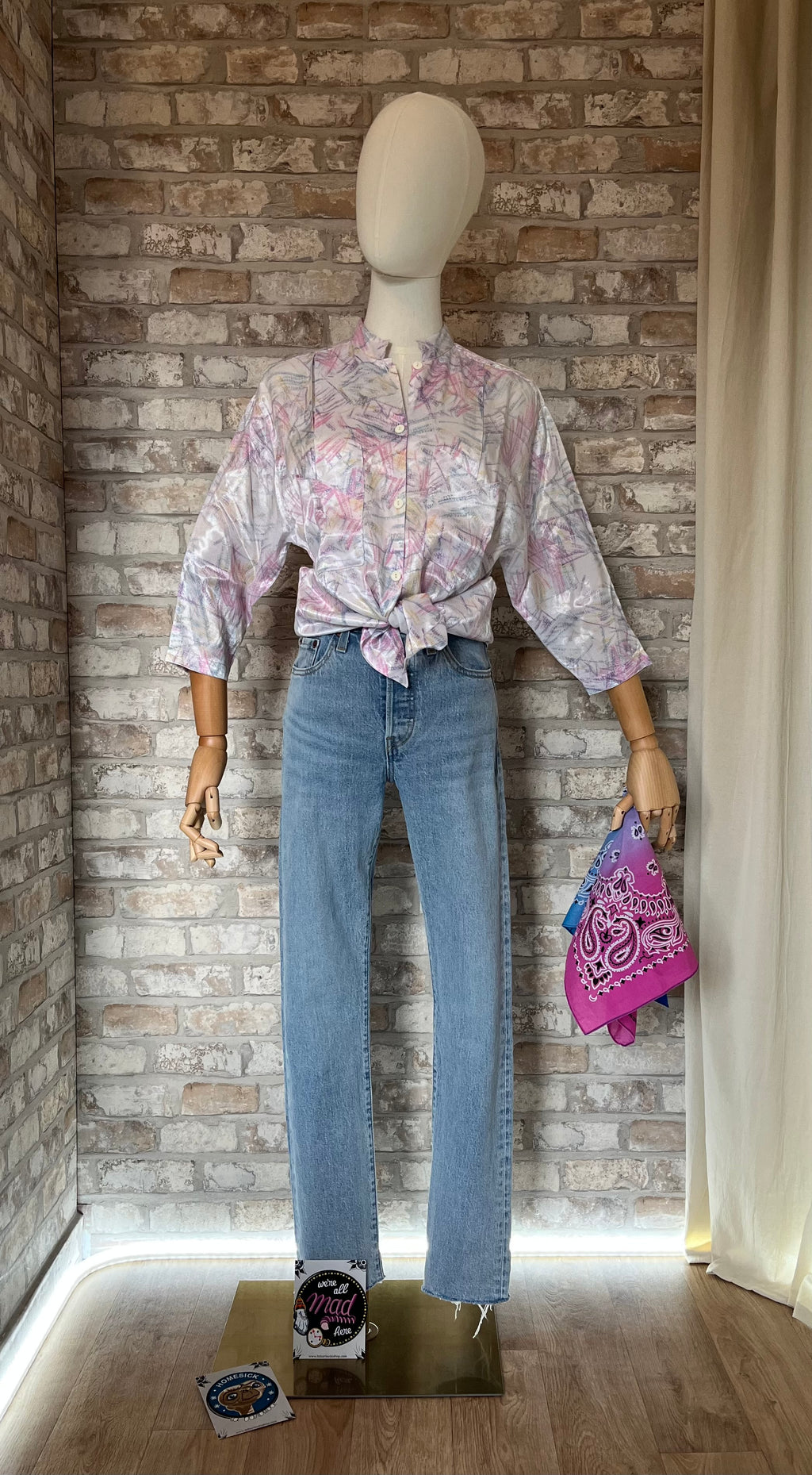 Chemise Vintage | Imprimé Abstrait Pastel | 80s 90s | Calypso / Jean Levi's 501 Original | Coupe Skinny Premium | Bleu Lightwash & Raw Hem - W25 L30 Bandana Vintage Sunset To Ocean / Patchs La Barbuda