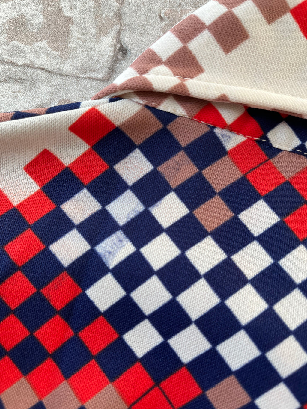 Chemise Vintage | Imprimé Géométrique 70s Pixélisé | Rouge, Bleu Marine & Beige | 38 FR - GRADE B