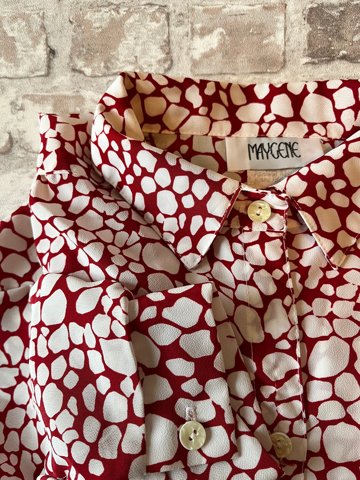 Chemise Vintage | Imprimé Psychédélique Rouge & Blanc | Maygene | USA / col et détails