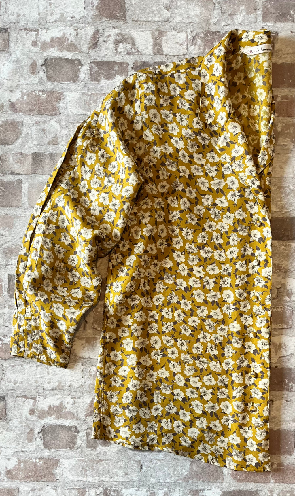 Chemise Vintage | Monde d'Amour | Imprimé Floral Jaune Moutarde | Japon / profil