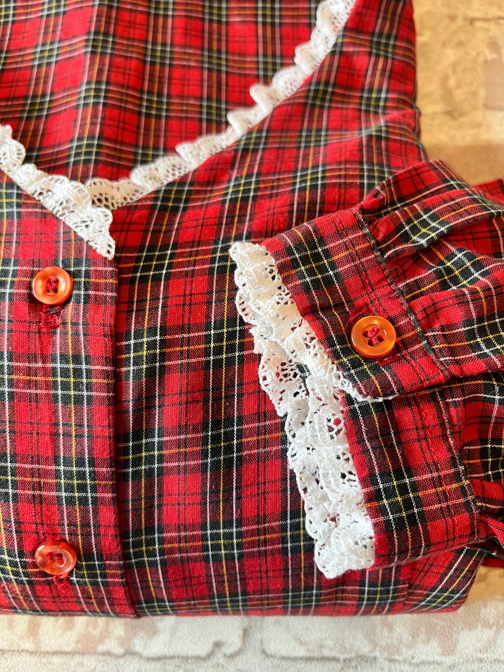 Chemise Vintage | Shirtcraft | Tartan Rouge & Dentelle | 80s | USA / détails