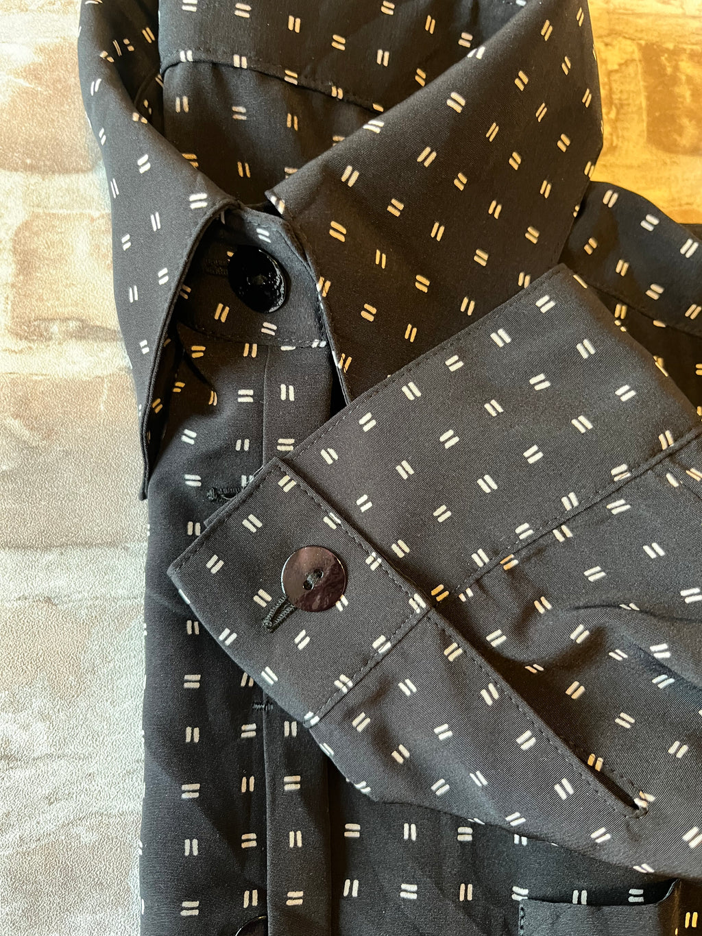 Chemise Vintage | Trussardi | Imprimé Graphique noir et blanc | Luxe Japon / détails