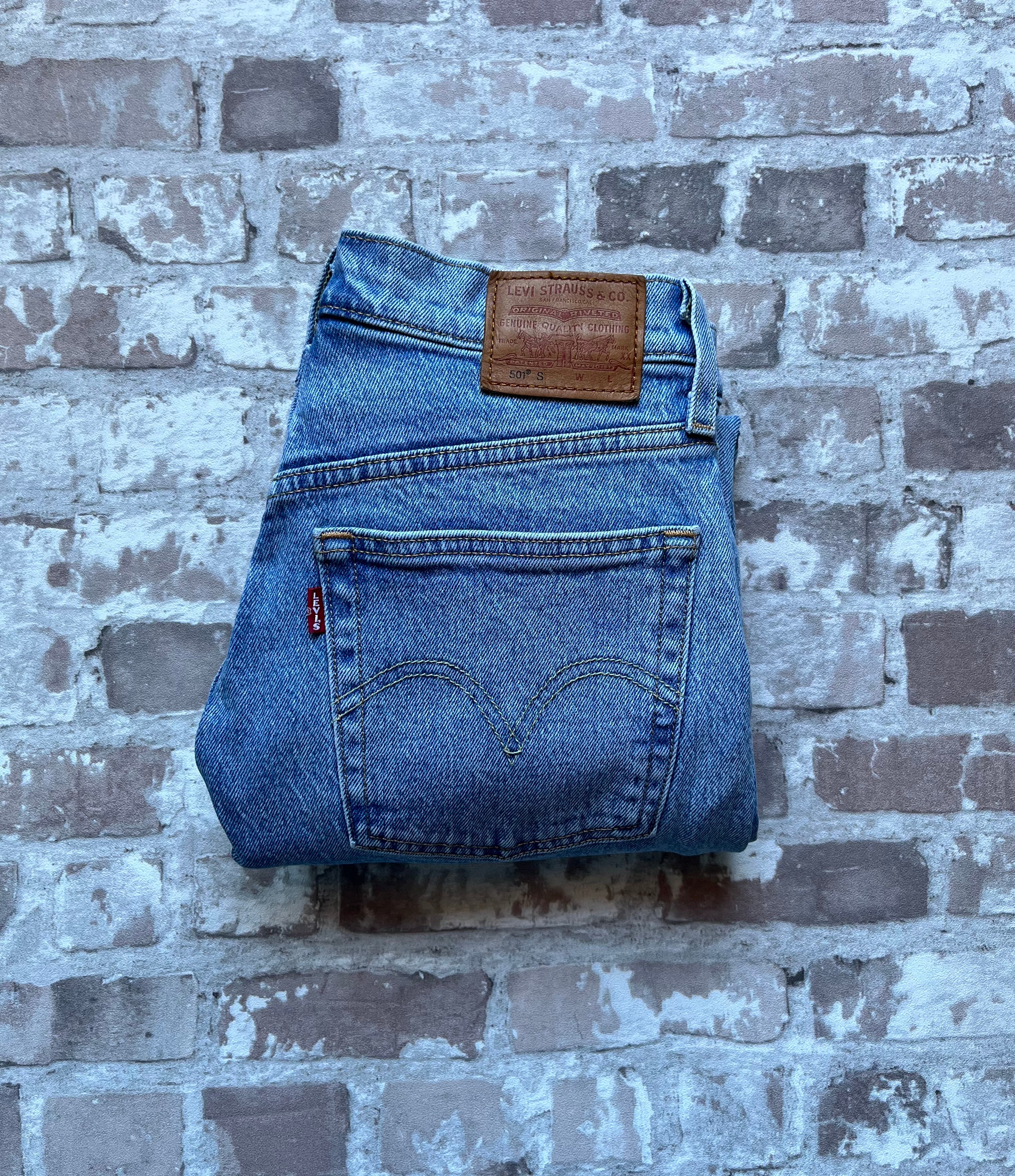Jean Levi's 501 Original | Coupe Skinny Premium | Bleu Lightwash & Raw Hem - W25 L30