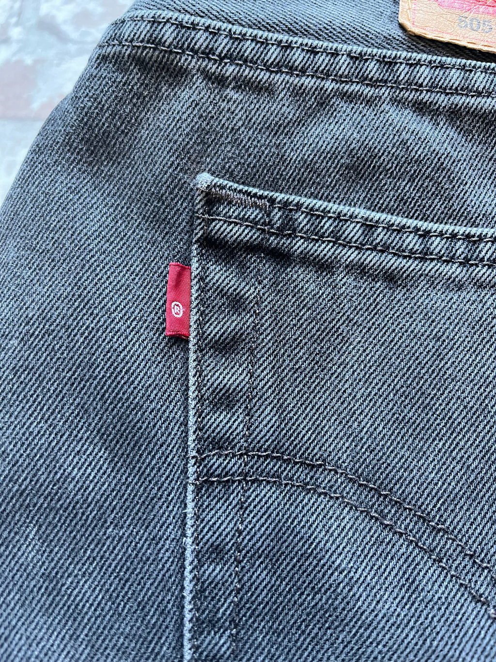Jean Levi's 505 | Regular Fit | Gris Mist - W30 L32 / Blank red tab gros plan
