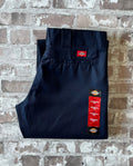 Pantalon de travail Dickies 774 Original Fit couleur bleu marine foncé neuf avec pli central permanent, présenté à plat, plié