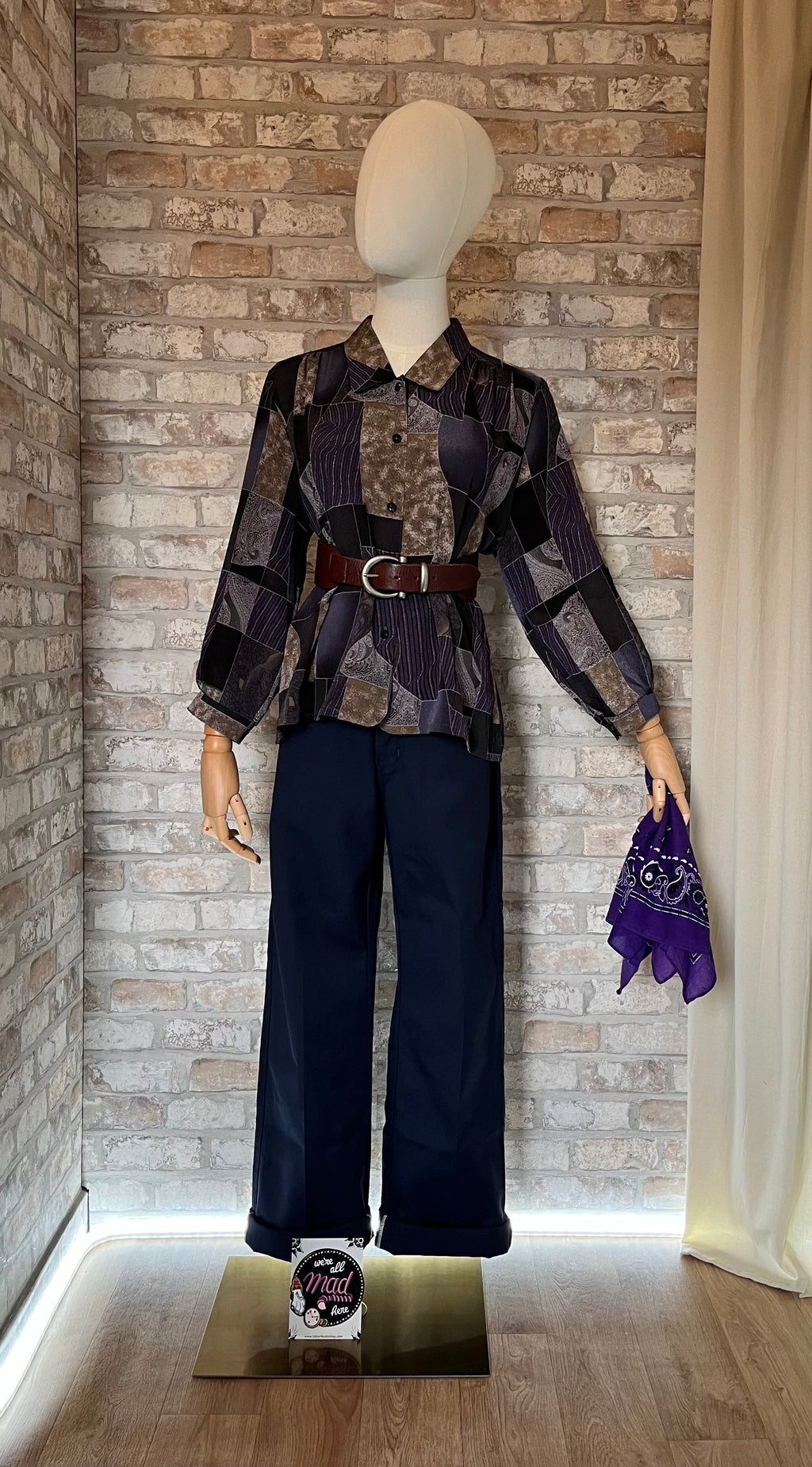 Pantalon Dickies 774 | Femme | Original Fit - Dark Navy | Deadstock / Chemise Vintage | Motif Patchwork Abstrait & Paisley | Japon / Ceinture cuir Sandwich / Bandana Violet Vintage / Patch La Barbuda