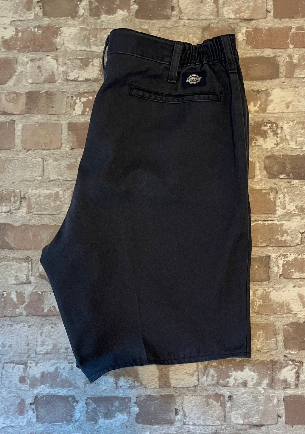 Short de travail vintage bleu marine Dickies Industrial Edition en twill lourd avec coupe droite, présenté à plat