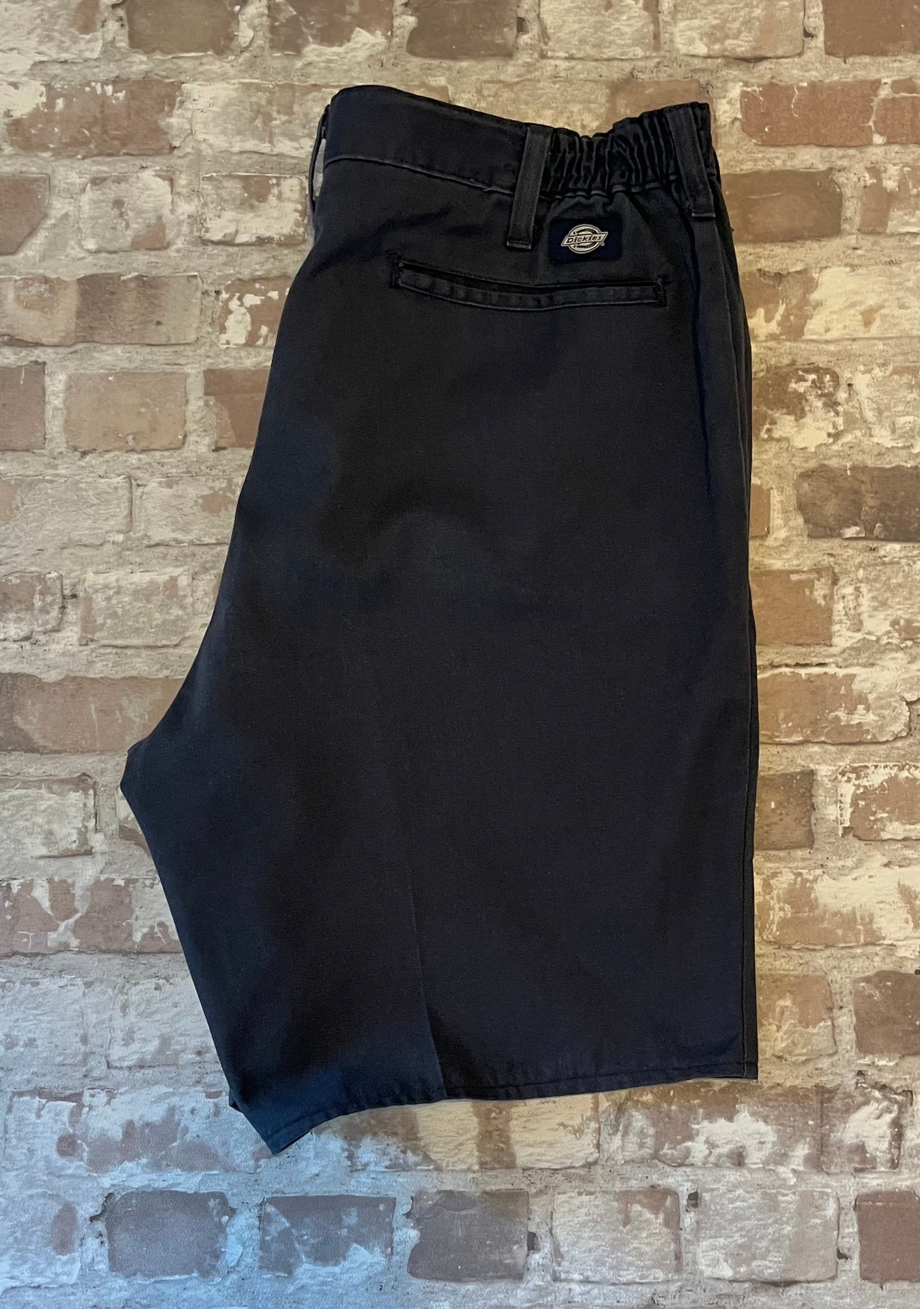 Short de travail vintage bleu marine Dickies Industrial Edition en twill lourd avec coupe droite, présenté à plat