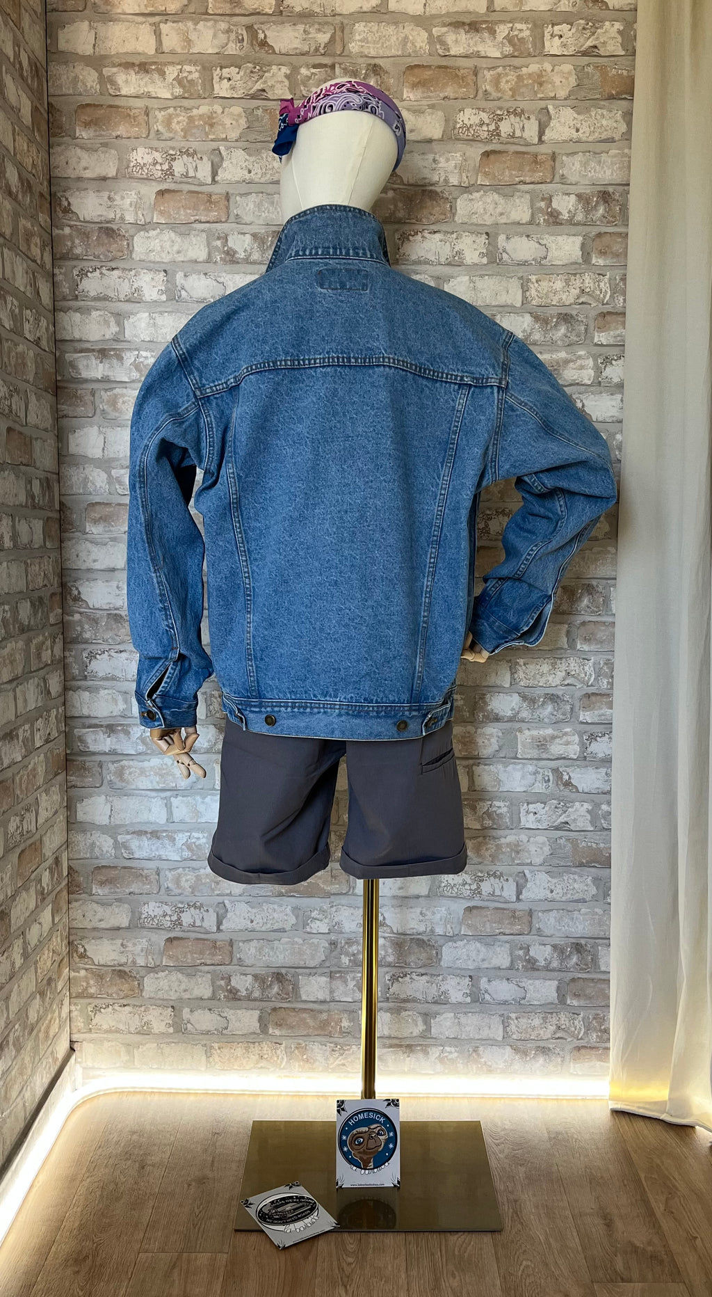 Short Dickies | Gris | Coupe Slim Fit / Tshirt Grafitee / Veste en Jean Wrangler Rugged Wear Vintage | Coupe Trucker | 90s-00s/ Bandana Vintage / Patchs La Barbuda / dos