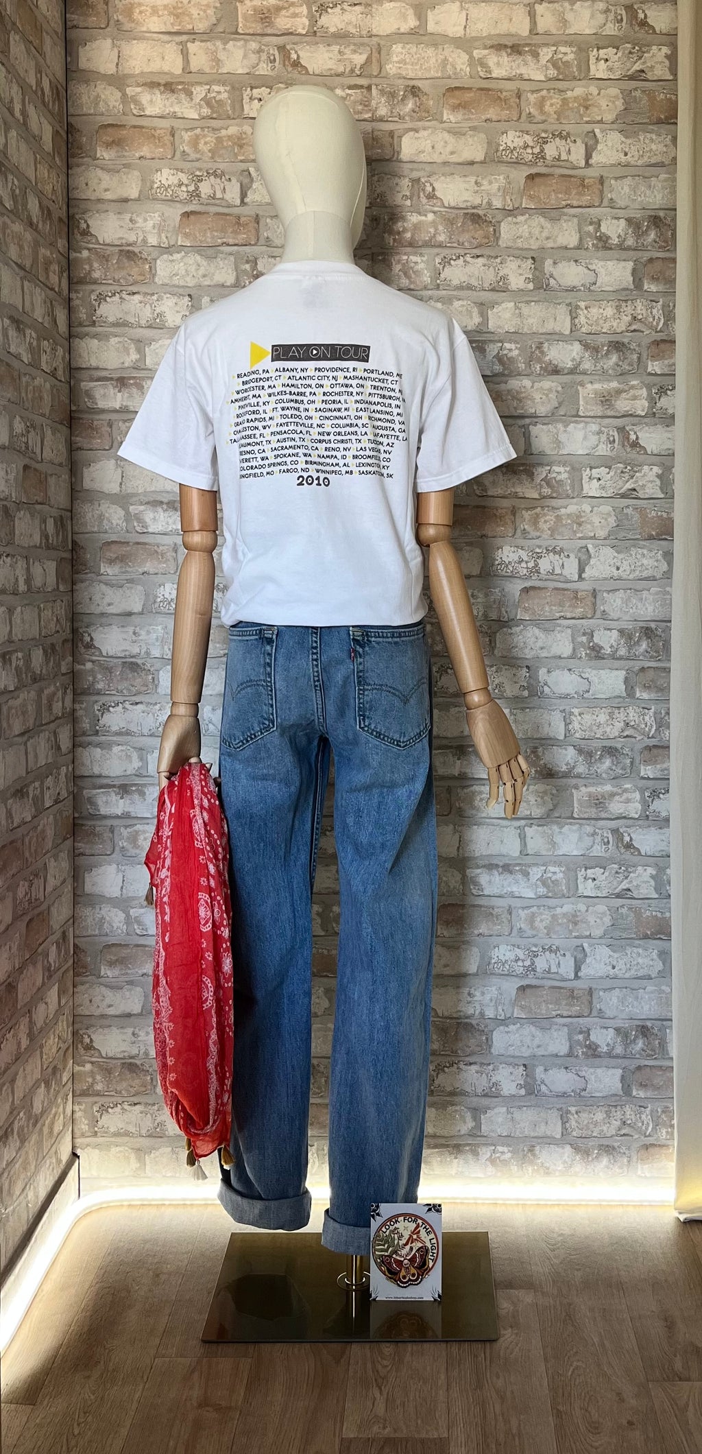 T-Shirt Alstyle Apparel & Activewear | Carrie Underwood / jean levis 505 / Cheich IKKS / Patch La Barbuda/ Dos