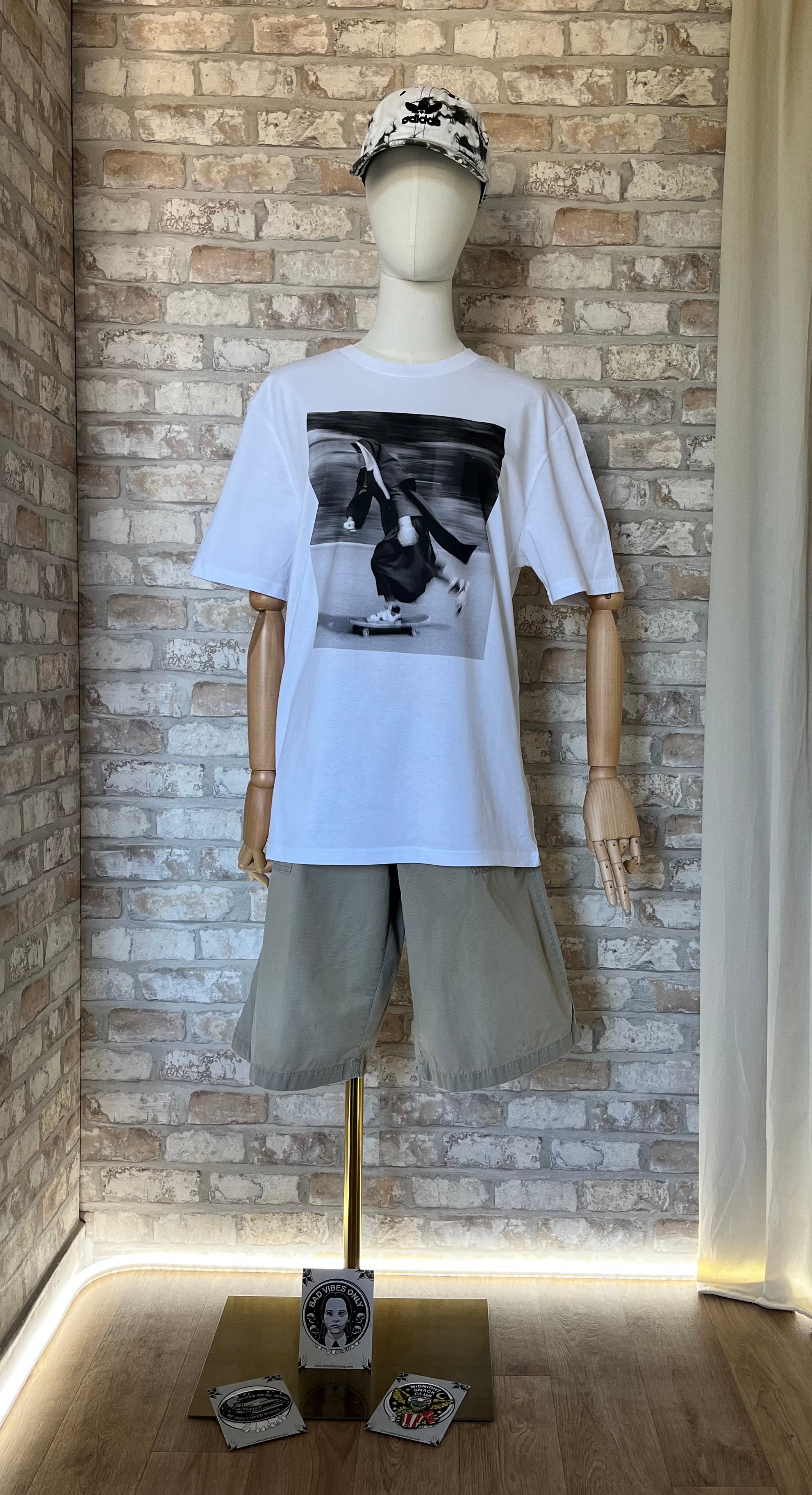 T-Shirt Nonne & Skate | Blanc - M | Grafitee / Patchs La Barbuda
