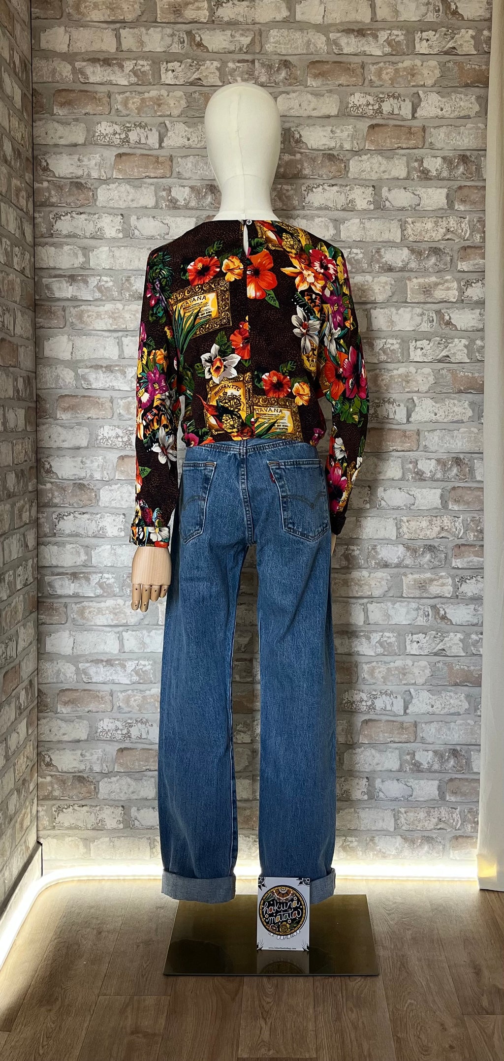 Top Cropped Vintage Havana Nights | Carole Little | Années 90 | jean levis 501 / Patch La Barbuda - dos