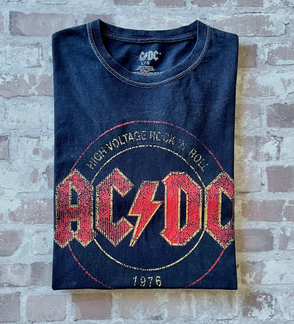 T-Shirt AC/DC "High Voltage Tour" 1976 United Kingdom | Ré-édition Premium