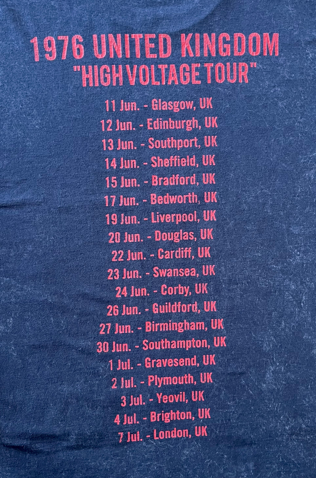 T-Shirt AC/DC "High Voltage Tour" 1976 United Kingdom | Ré-édition Premium / dos
