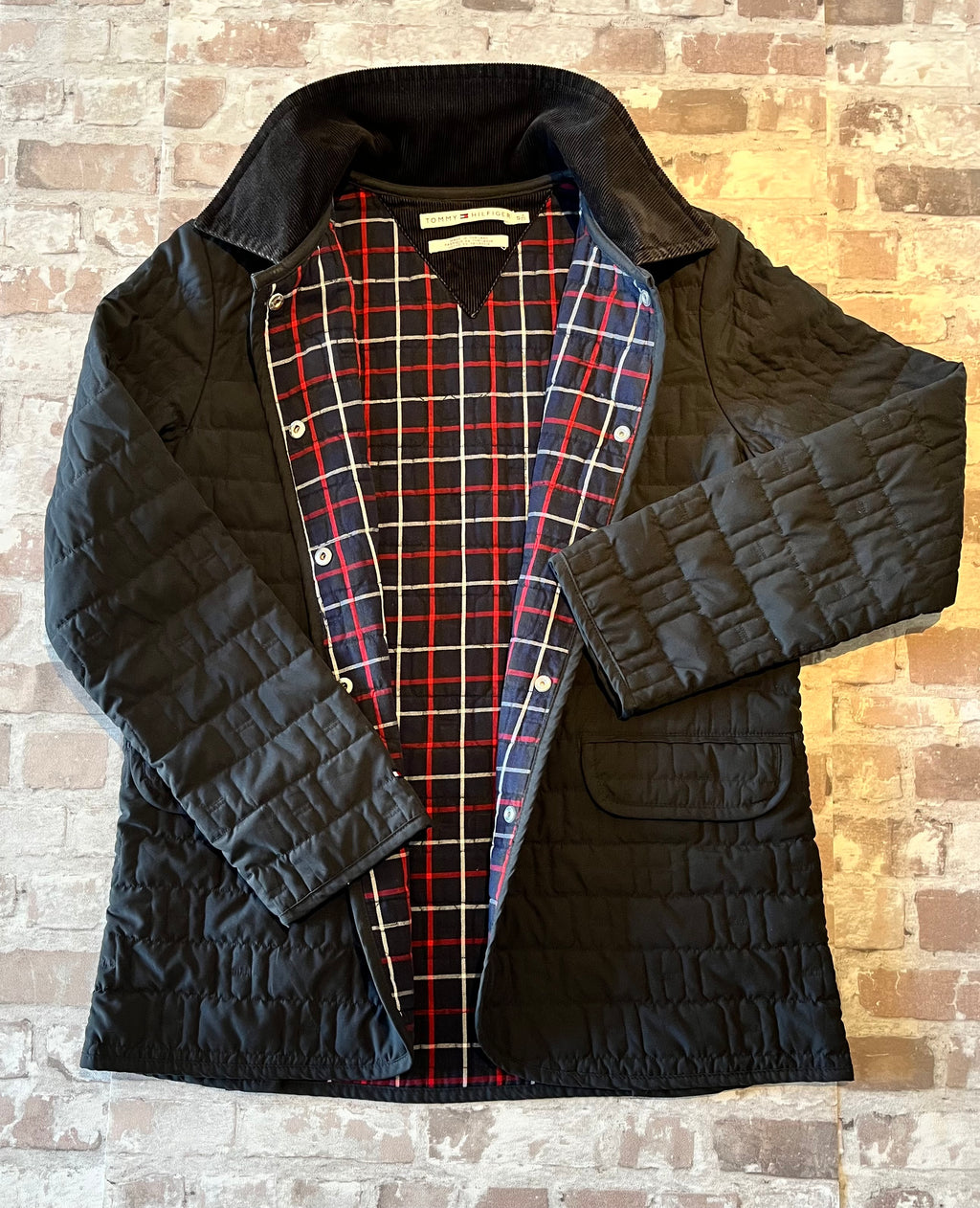 Veste Vintage en Toile Matelassée | Tommy Hilfiger Noire | Col Velours & Doublure Tartan | 00s / ouverte - détails doublure