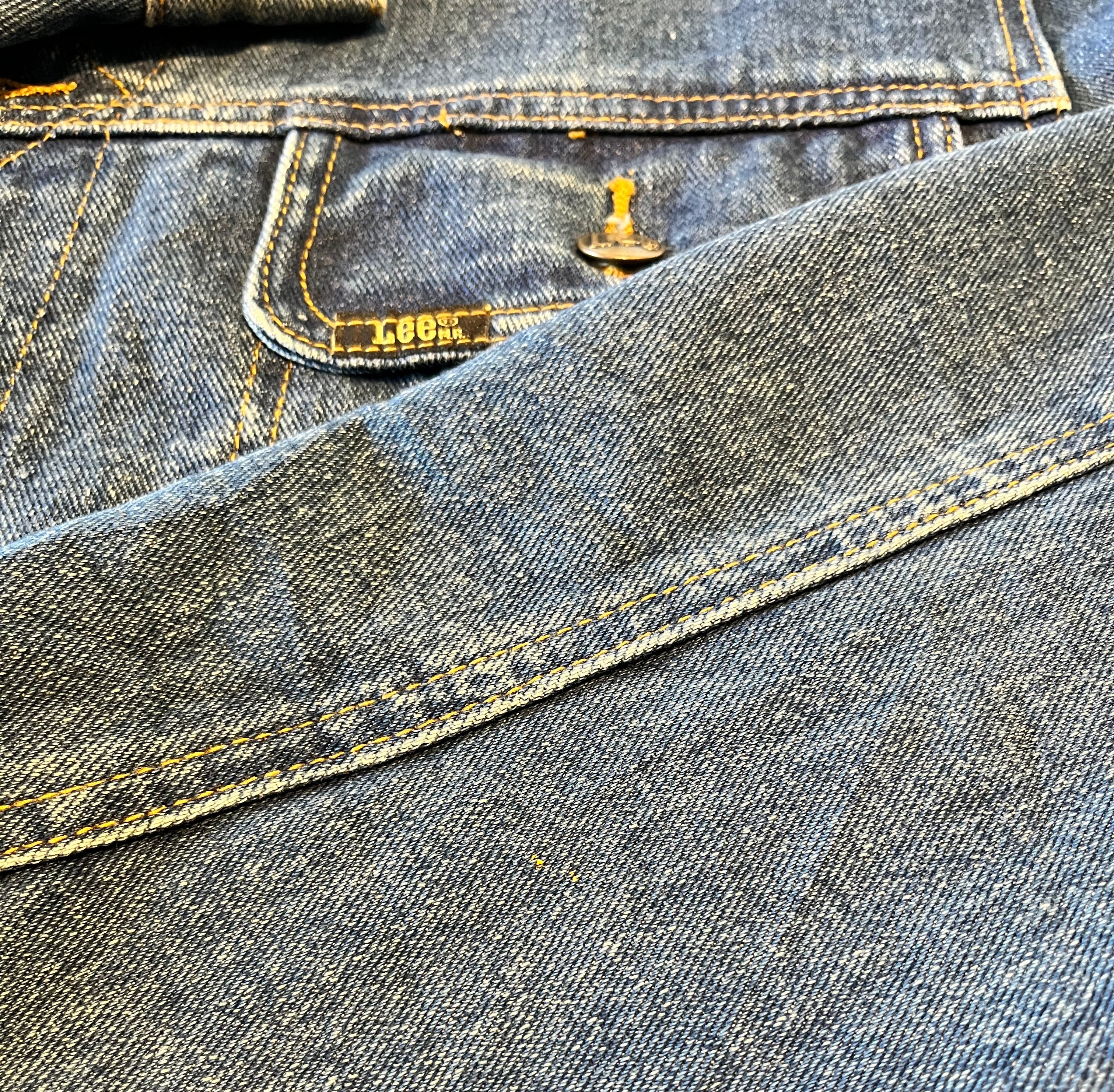 Veste en Jean Lee Vintage Customisée | Aigle Majestueux Peint Au Dos | 90s-00s / taches bis