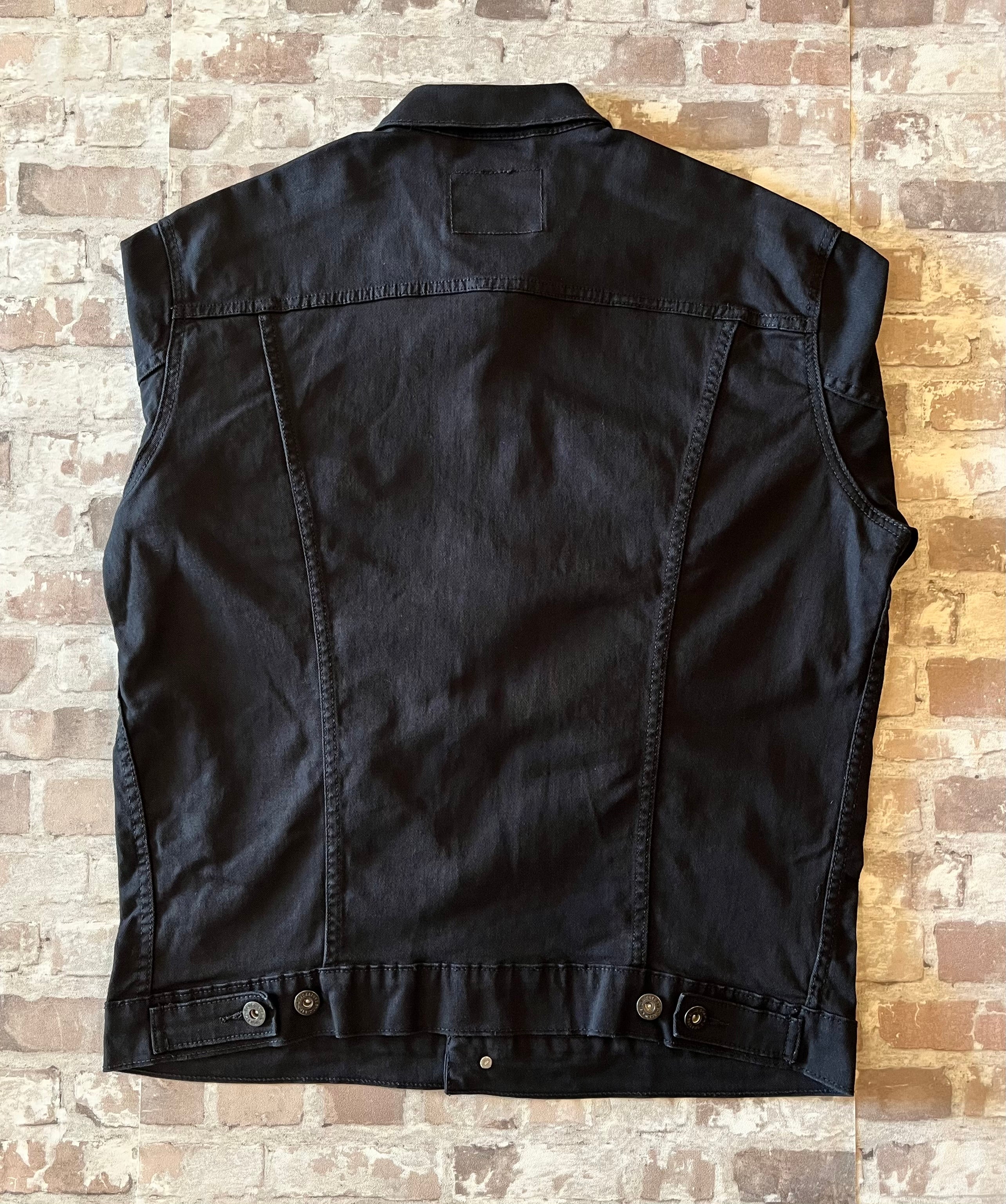 Veste en Jean Noire | Signature by Levi Strauss & Co | Vintage Moderne / de dos manches repliées