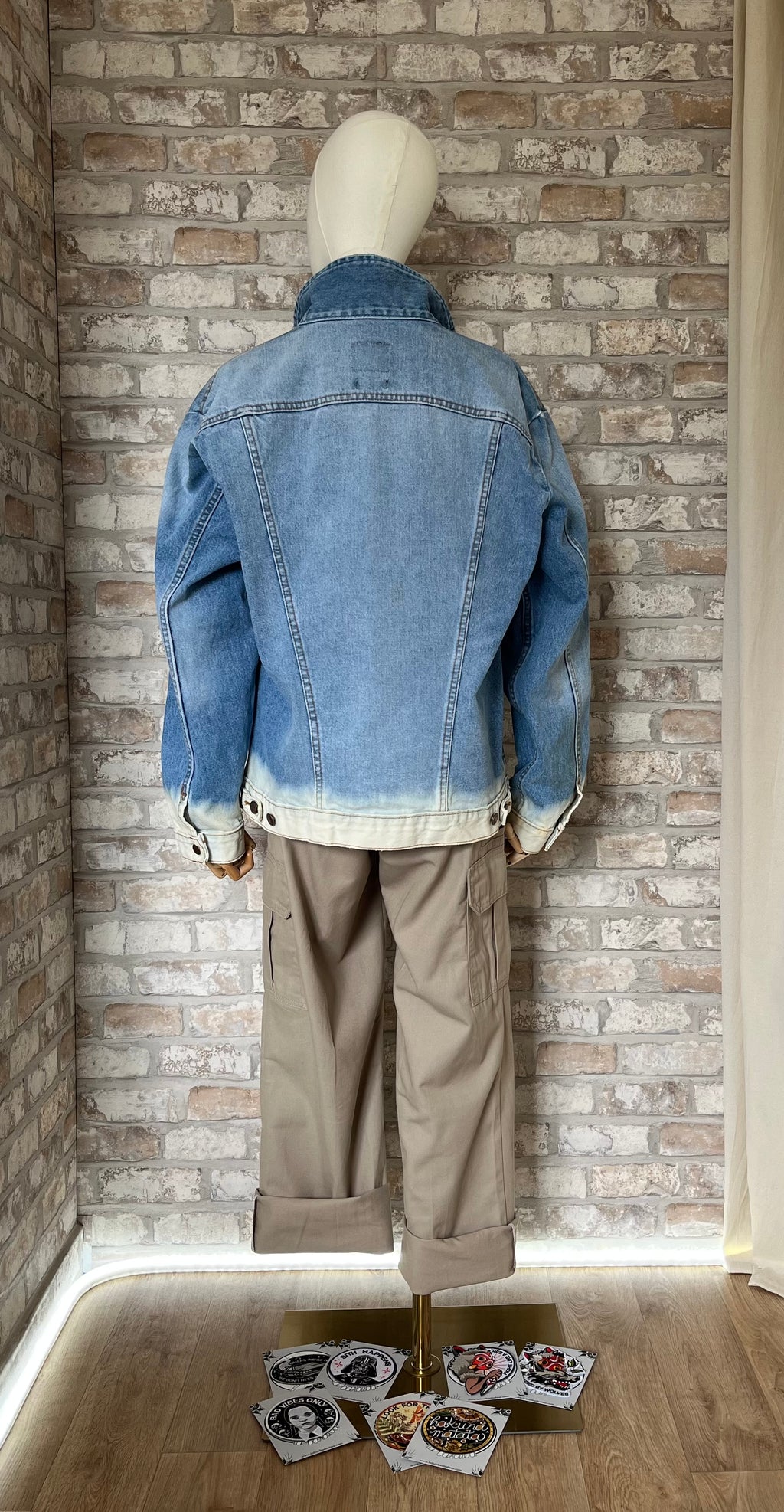 Veste en Jean Wrangler Vintage Customisée | Délavage Ombré Unique | 90s-00s / Pantalon Cargo Dickies | Regular Fit - Beige Khaki | Deadstock / Patchs la Barbuda //dos